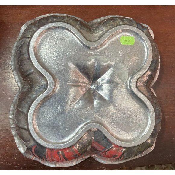 Wilton Armetale Co Pewter Cabbage Leaf SERVING BOWL Made in USA - Picture 3 of 4